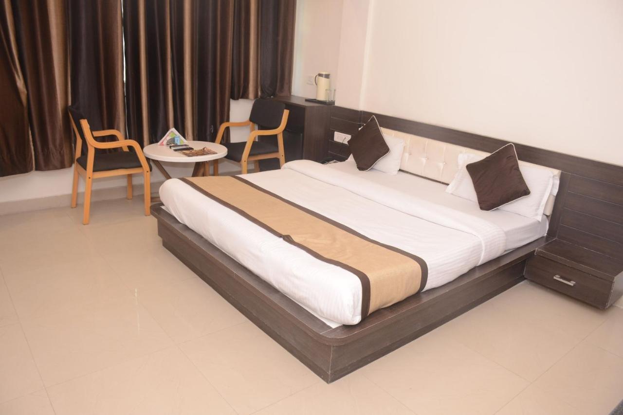 Hotel Bharat Kota  Zewnętrze zdjęcie